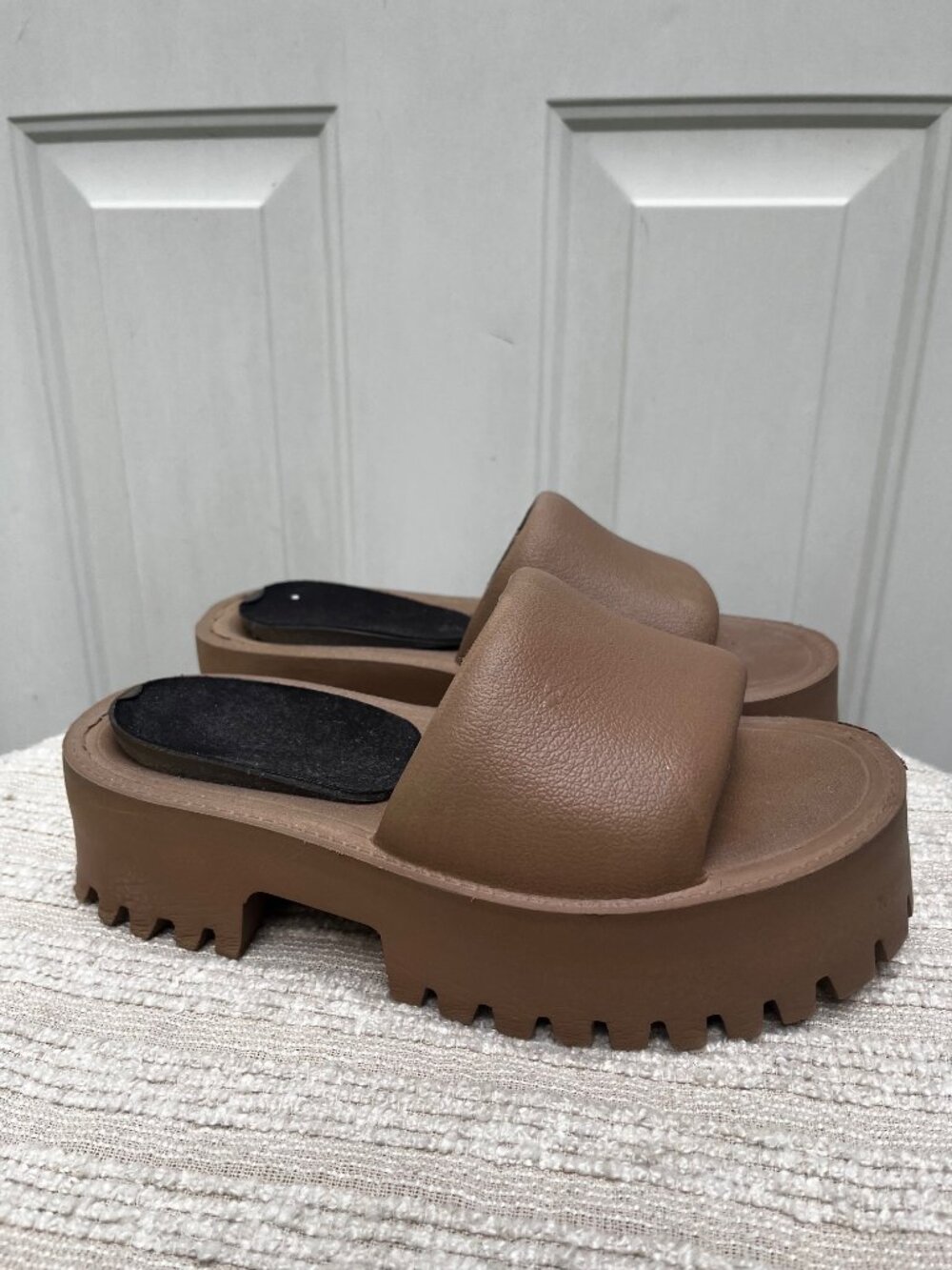 Jeffrey Campbell Summertime Lug Sole Platform Sandals Size 9
